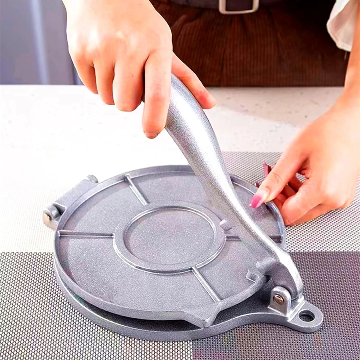 Tortilla Press Aluminum Alloy Tortilla Press Flapjack Machine Crepe Machine Pancake maker (Sliver)