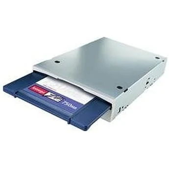 Iomega ZIP 750 - external ZIP drive (USB)